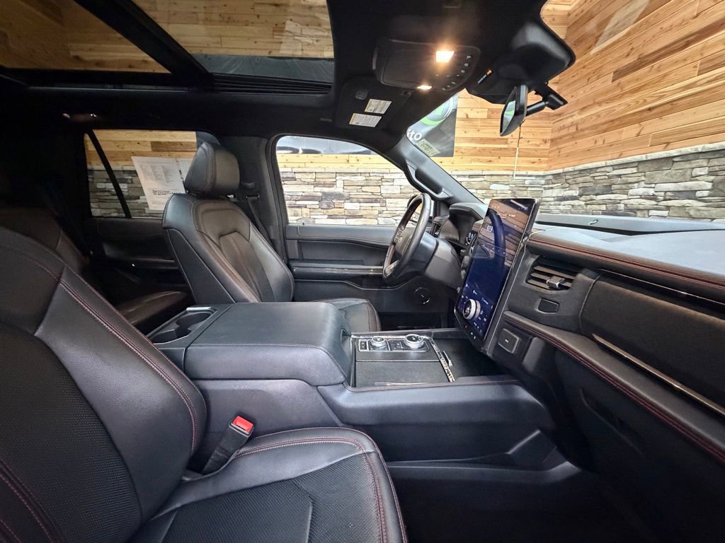 Used 2023 Ford Expedition Limited image 14