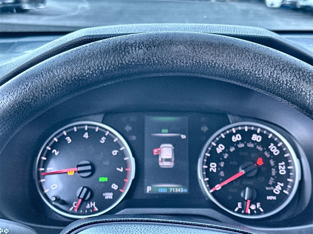 Used 2021 Toyota RAV4 XLE image 10