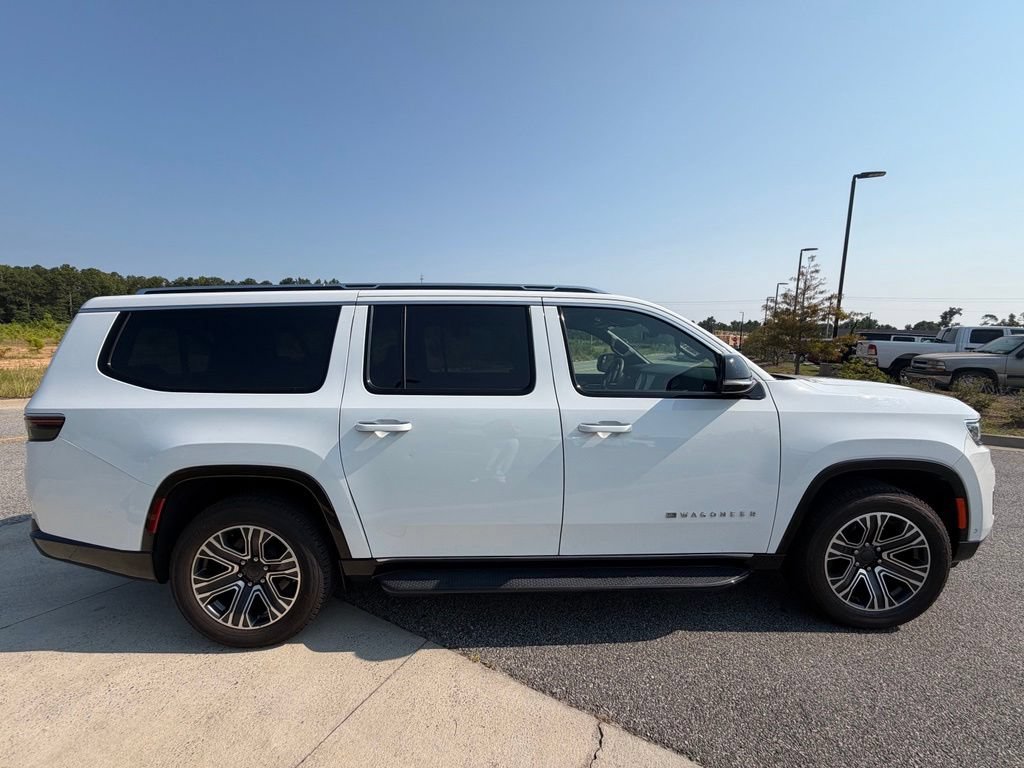Used 2023 Jeep Wagoneer L 4WD w/ Premium Group I image 21