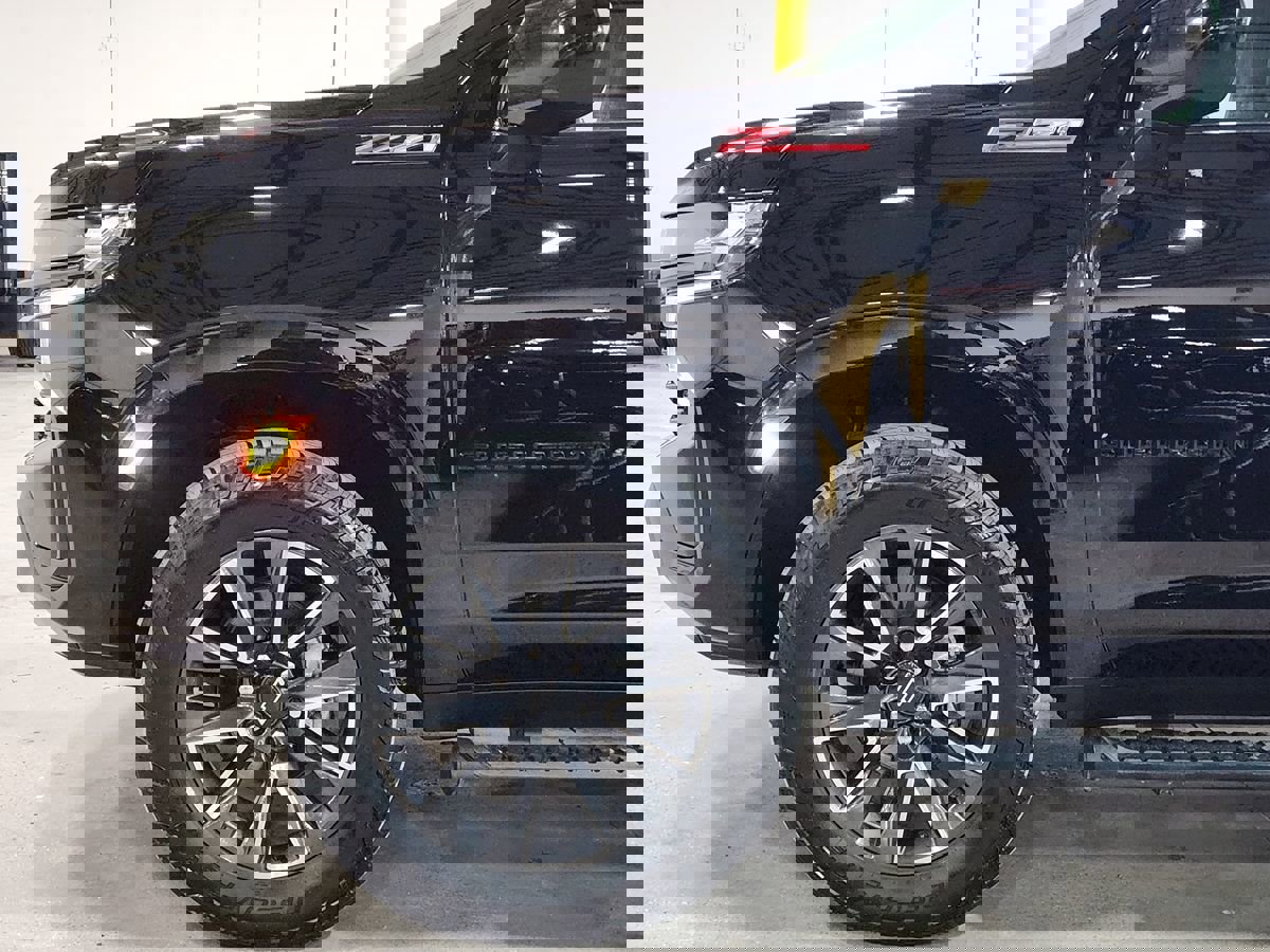 Used 2021 Chevrolet Suburban Z71 image 5