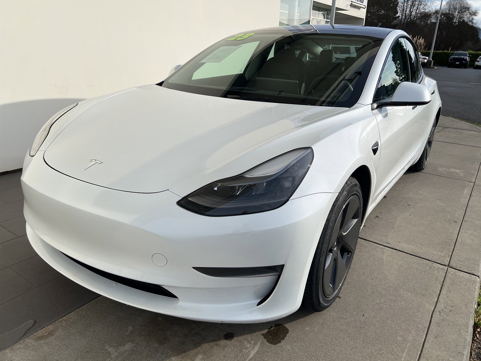 Used 2023 Tesla Model 3 Standard Range image 2