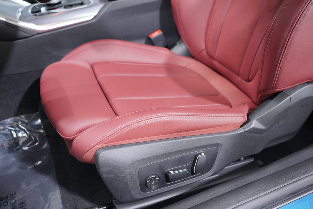 Used 2026 BMW M440i Coupe w/ Shadowloine Package RWD image 8