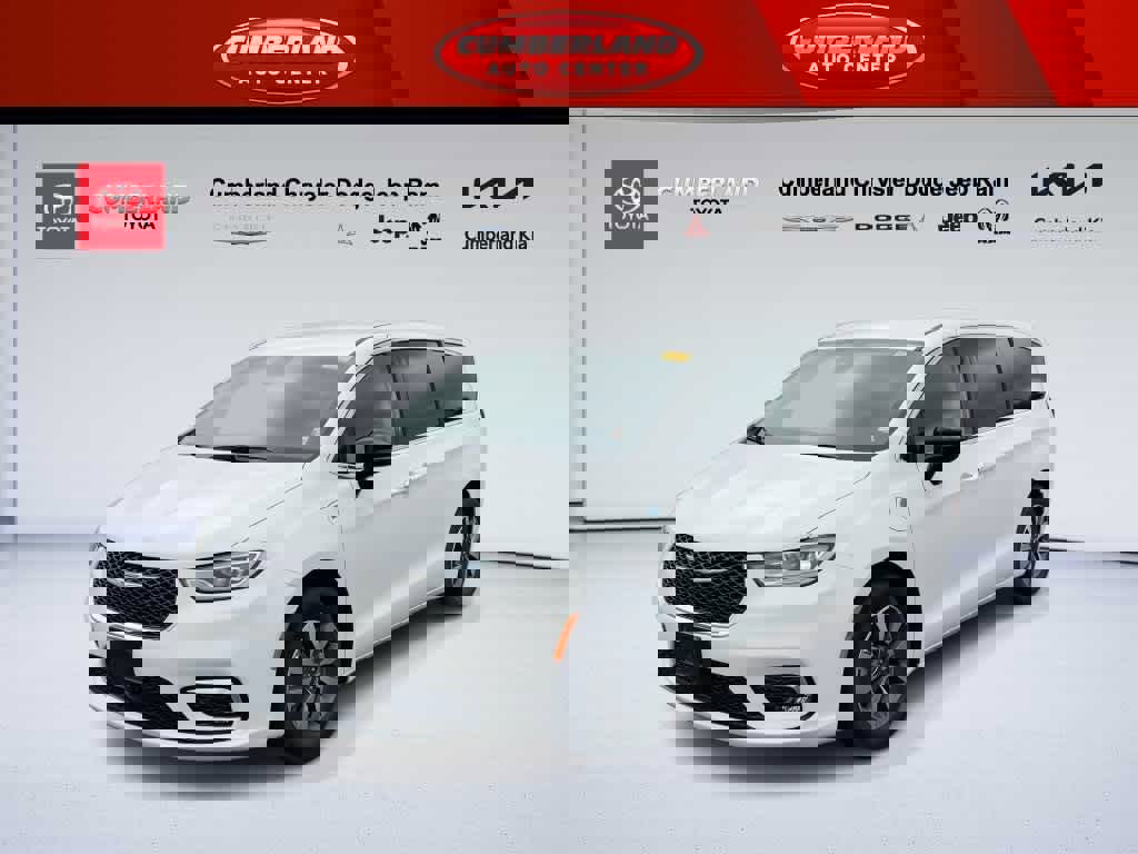 Used 2024 Chrysler Pacifica Select image 4