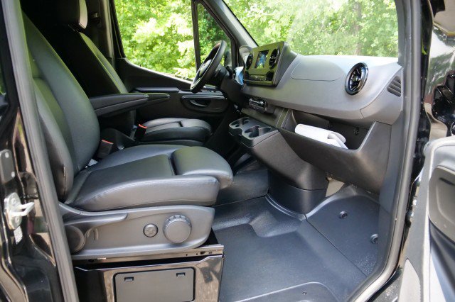 Used 2022 Mercedes-Benz Sprinter 2500 image 29