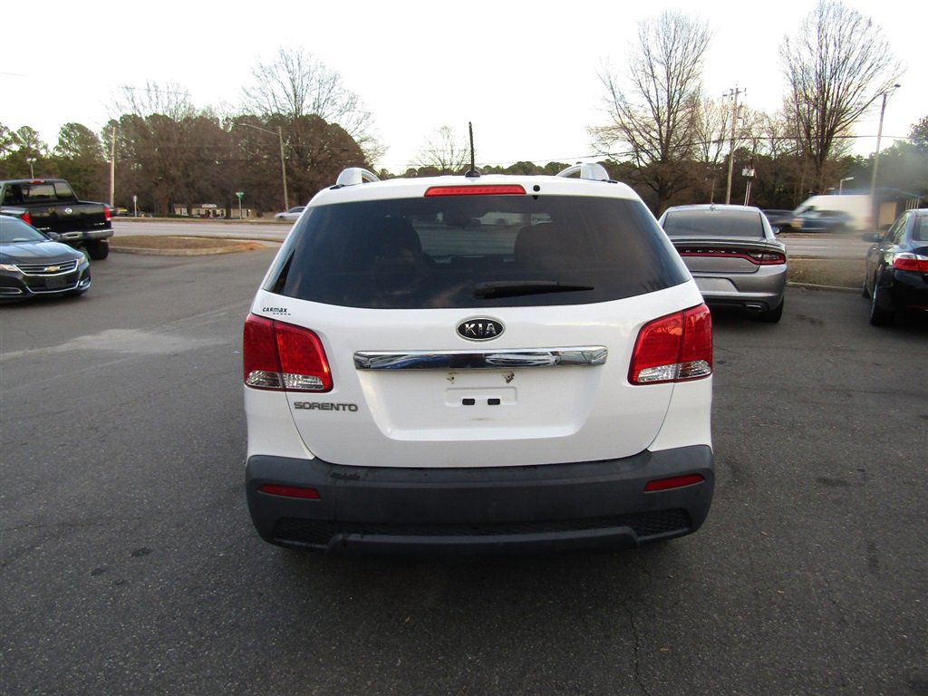 Used 2013 Kia Sorento LX image 7
