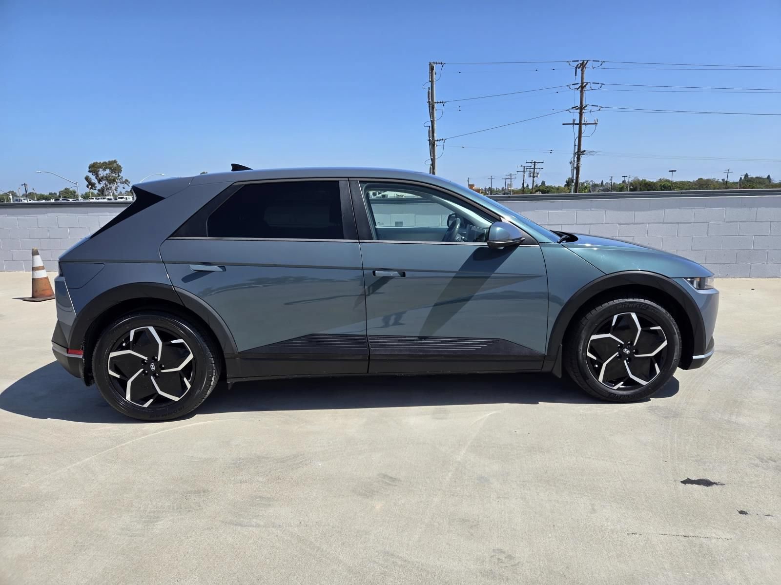 Used 2024 Hyundai Ioniq 5 SEL RWD image 2