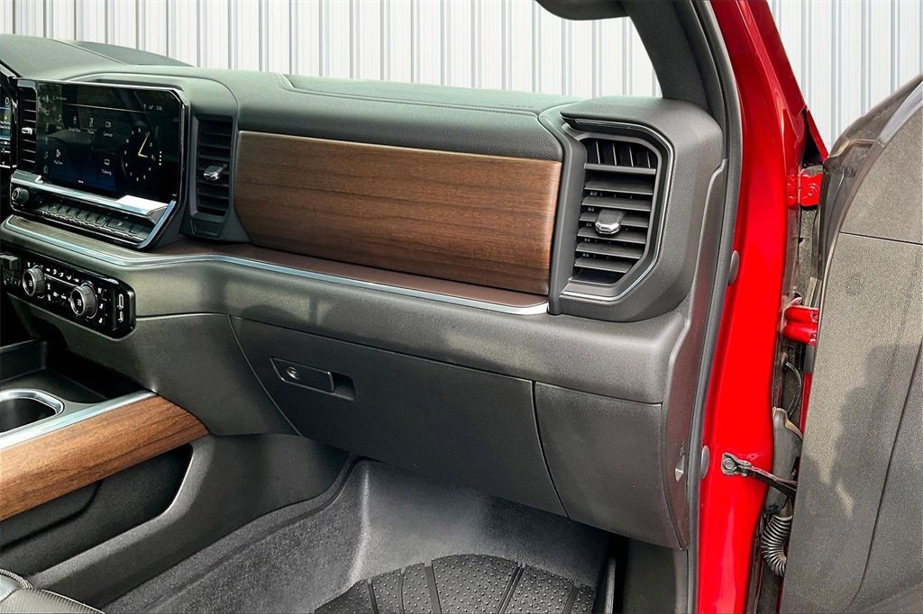 Used 2022 Chevrolet Silverado 1500 High Country w/ High Country Premium Package image 12