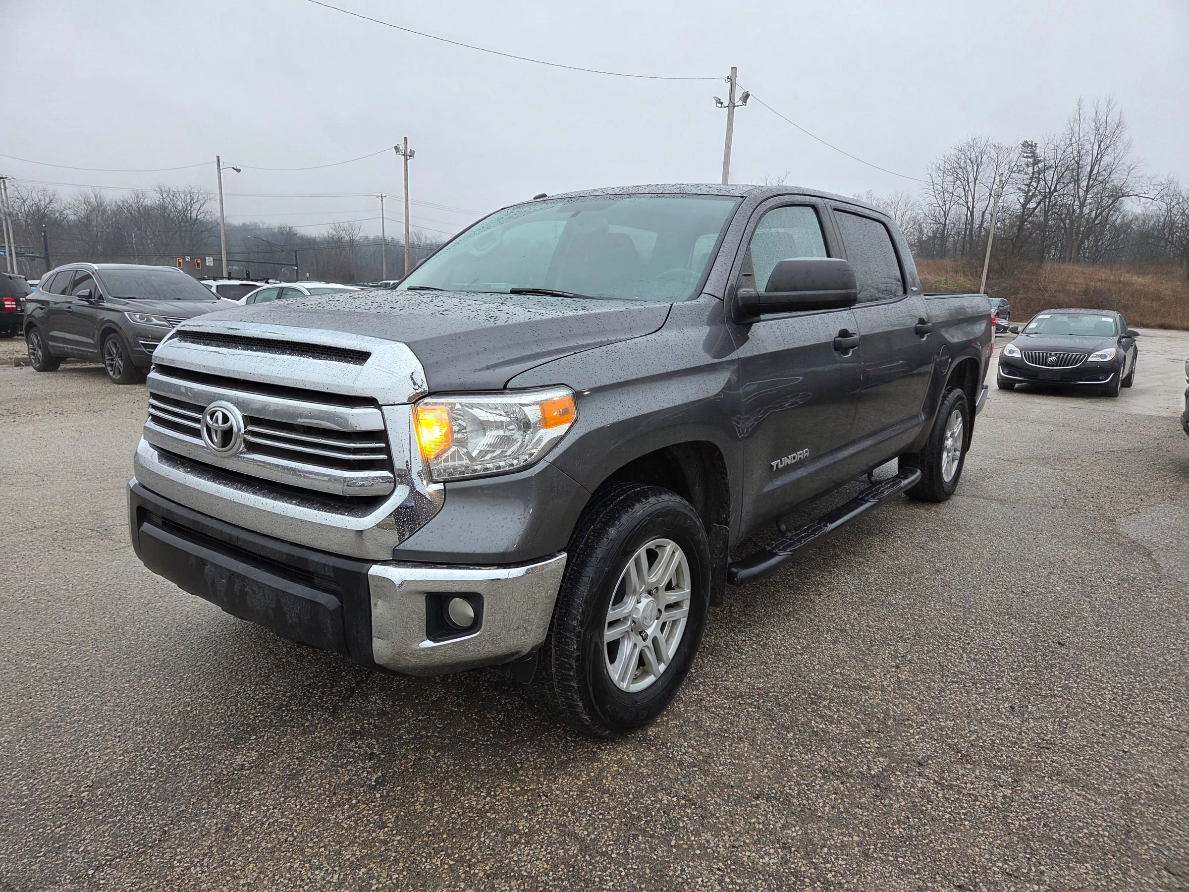 Used 2017 Toyota Tundra SR5 w/ SR5 Upgrade Package image 2