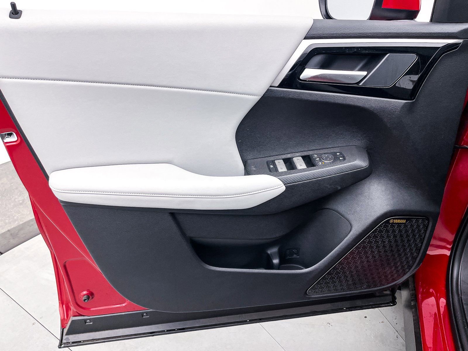 New 2025 Mitsubishi Outlander SE image 9