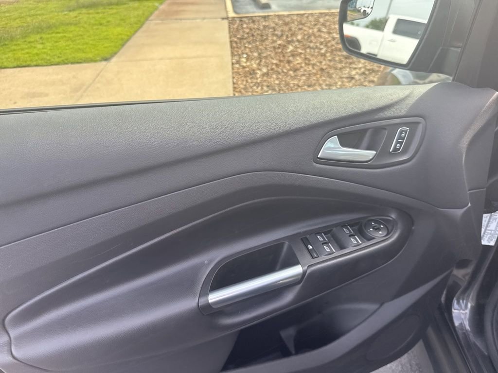 Used 2016 Ford C-MAX SE FWD image 12