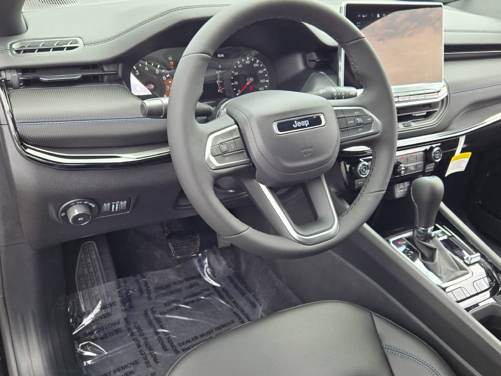 New 2026 Jeep Compass Latitude AWD/4WD image 25