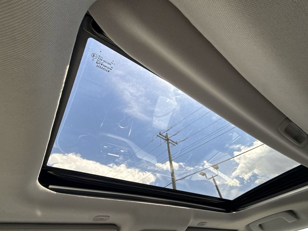 Used 2023 Toyota Highlander XLE AWD/4WD image 24