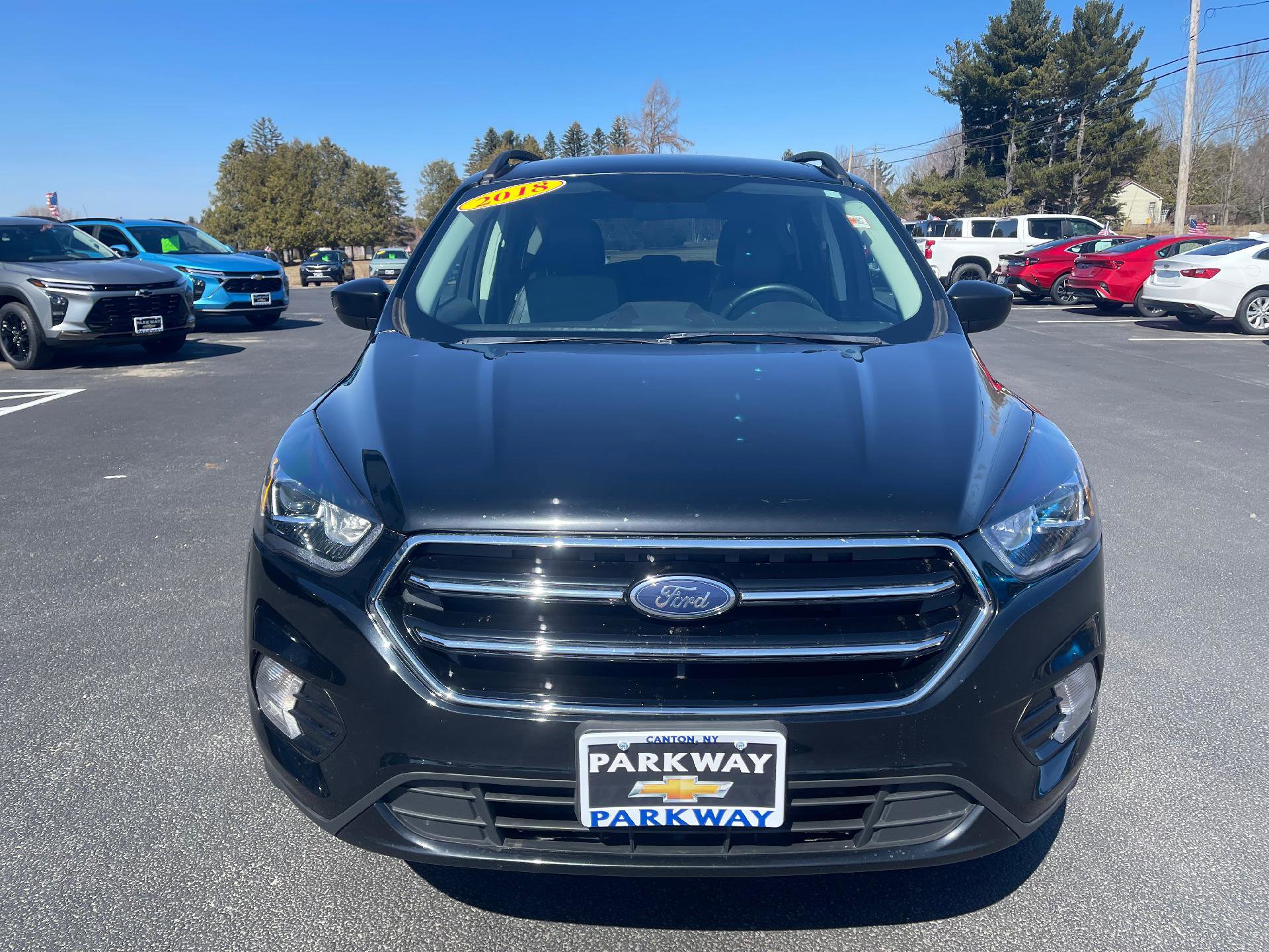 Used 2018 Ford Escape SE w/ SE Sport Appearance Package image 2