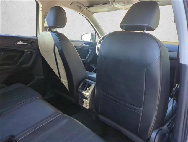 Used 2022 Volkswagen Tiguan SE image 23