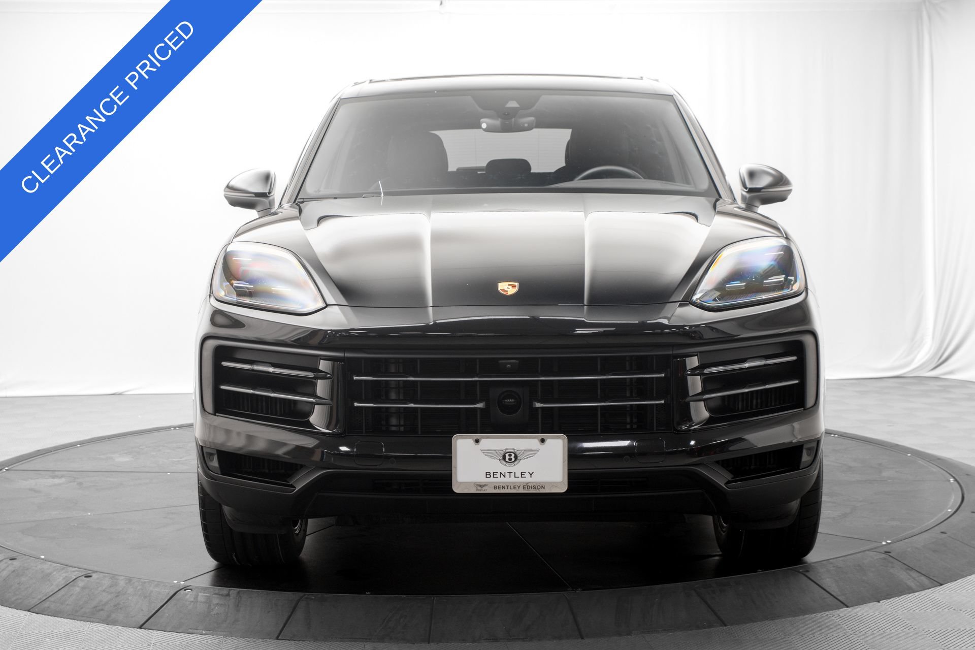 Used 2025 Porsche Cayenne AWD/4WD image 8