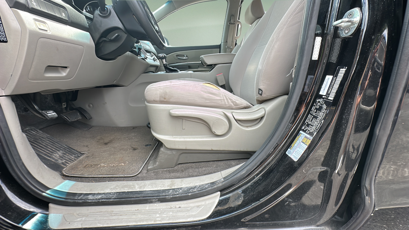 Used 2018 Kia Sedona L FWD image 10