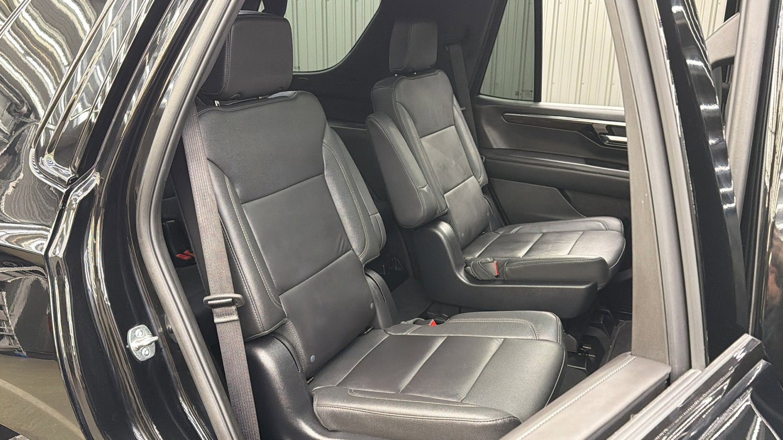 Used 2025 Chevrolet Tahoe Z71 w/ Comfort Package image 38