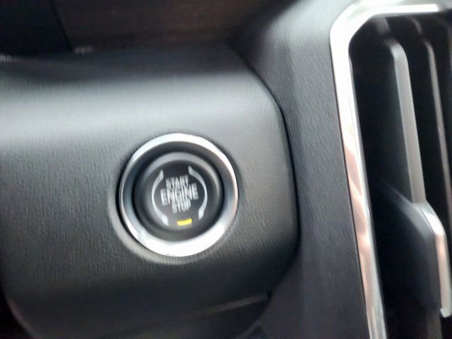 New 2026 GMC Acadia Denali w/ Super Cruise Package image 18