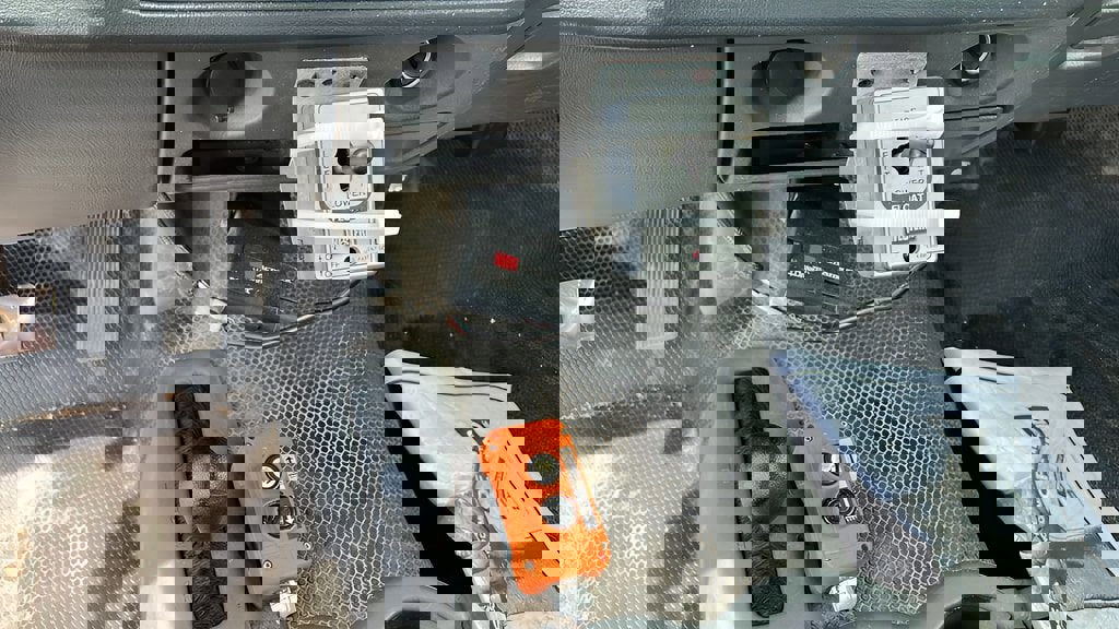 Used 2006 Chevrolet Silverado 3500 W/T w/ Snow Plow Prep Package image 18