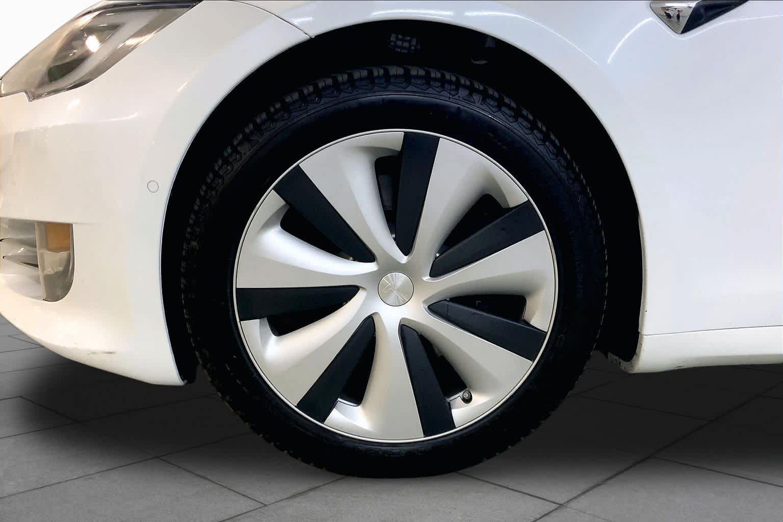 Used 2020 Tesla Model S Long Range Plus AWD/4WD image 10