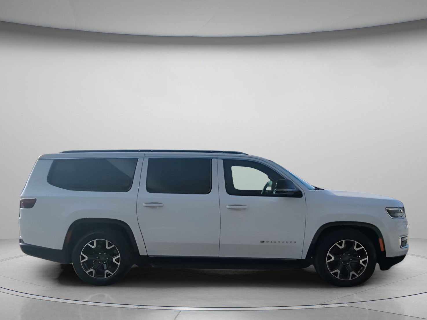 Used 2023 Jeep Wagoneer L Series III w/ Preferred Equipment Group image 31