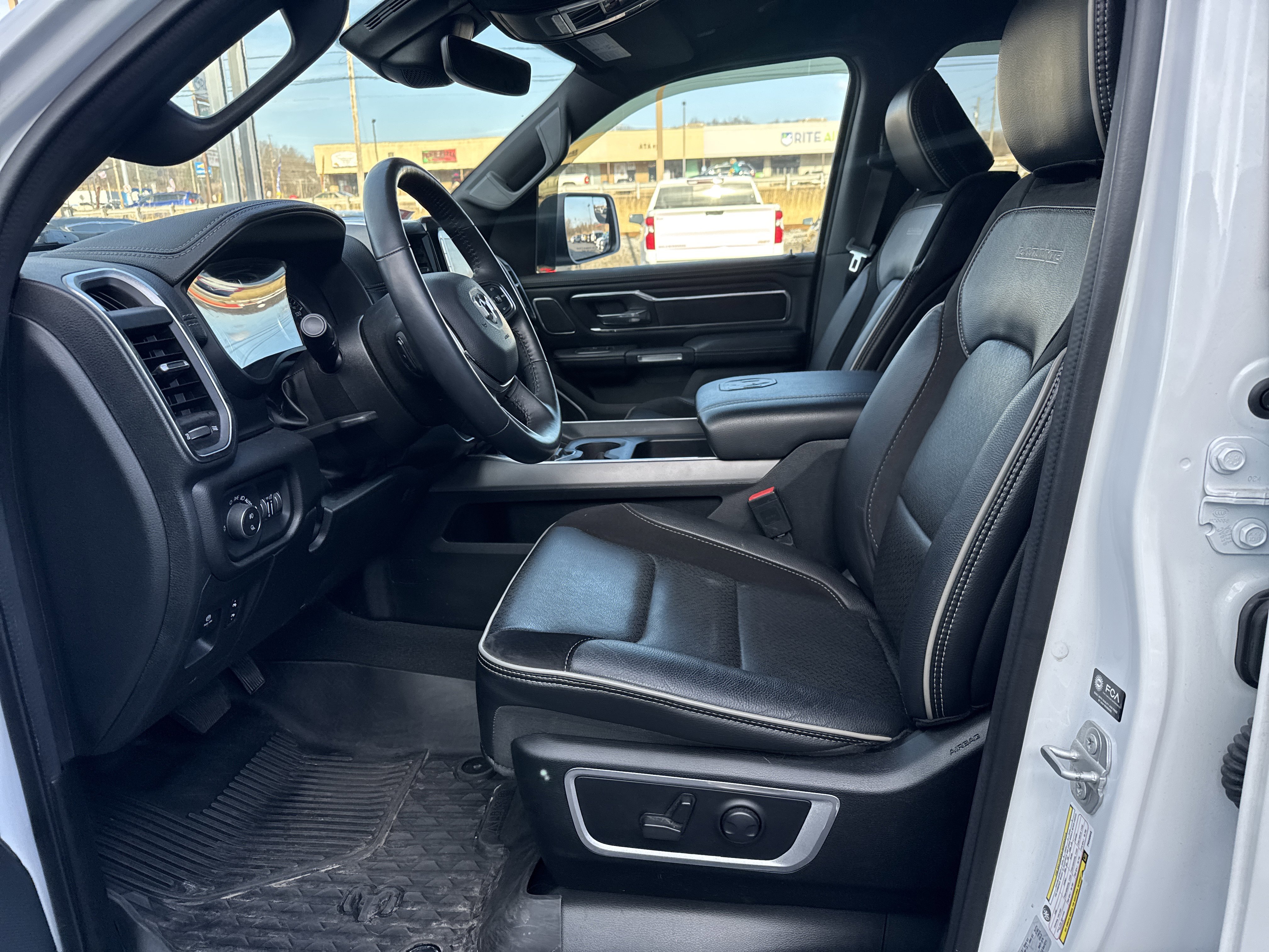 Used 2023 RAM 1500 Laramie image 12