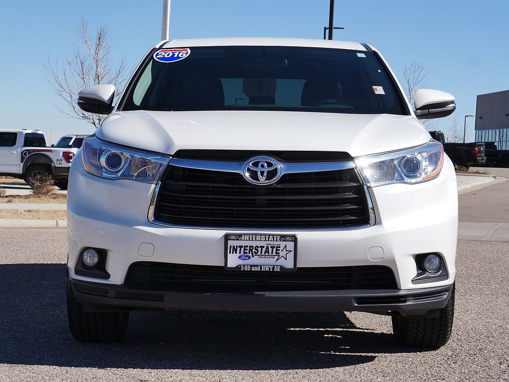 Used 2016 Toyota Highlander Plus AWD/4WD image 8