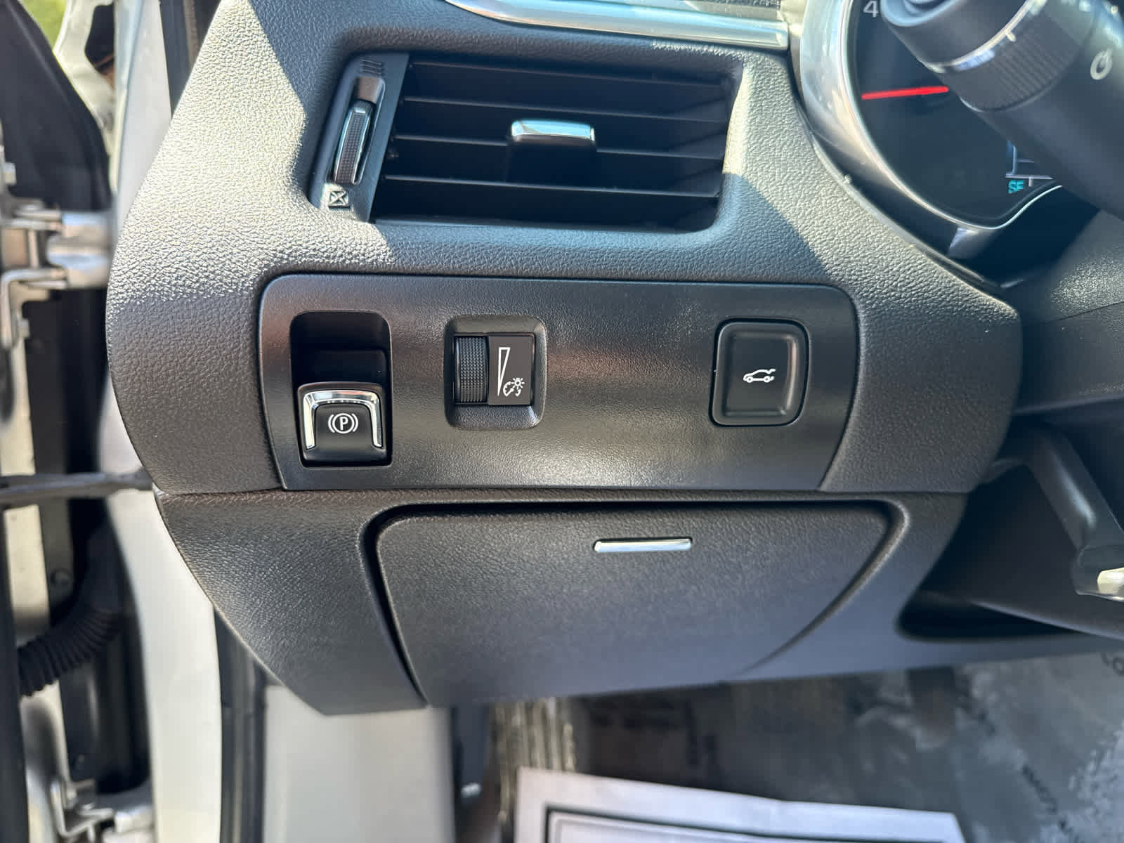 Used 2018 Chevrolet Impala LS image 17