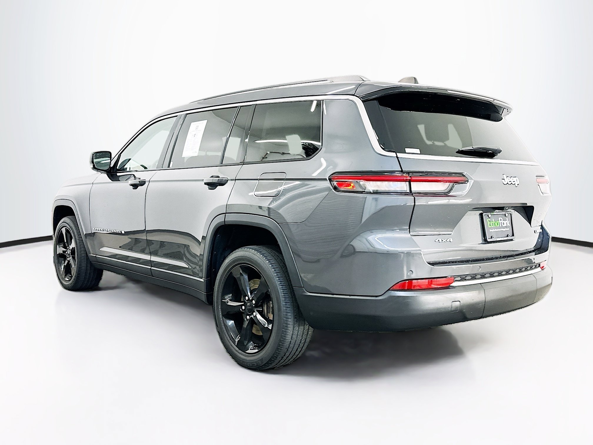 Used 2023 Jeep Grand Cherokee L Limited AWD/4WD image 5
