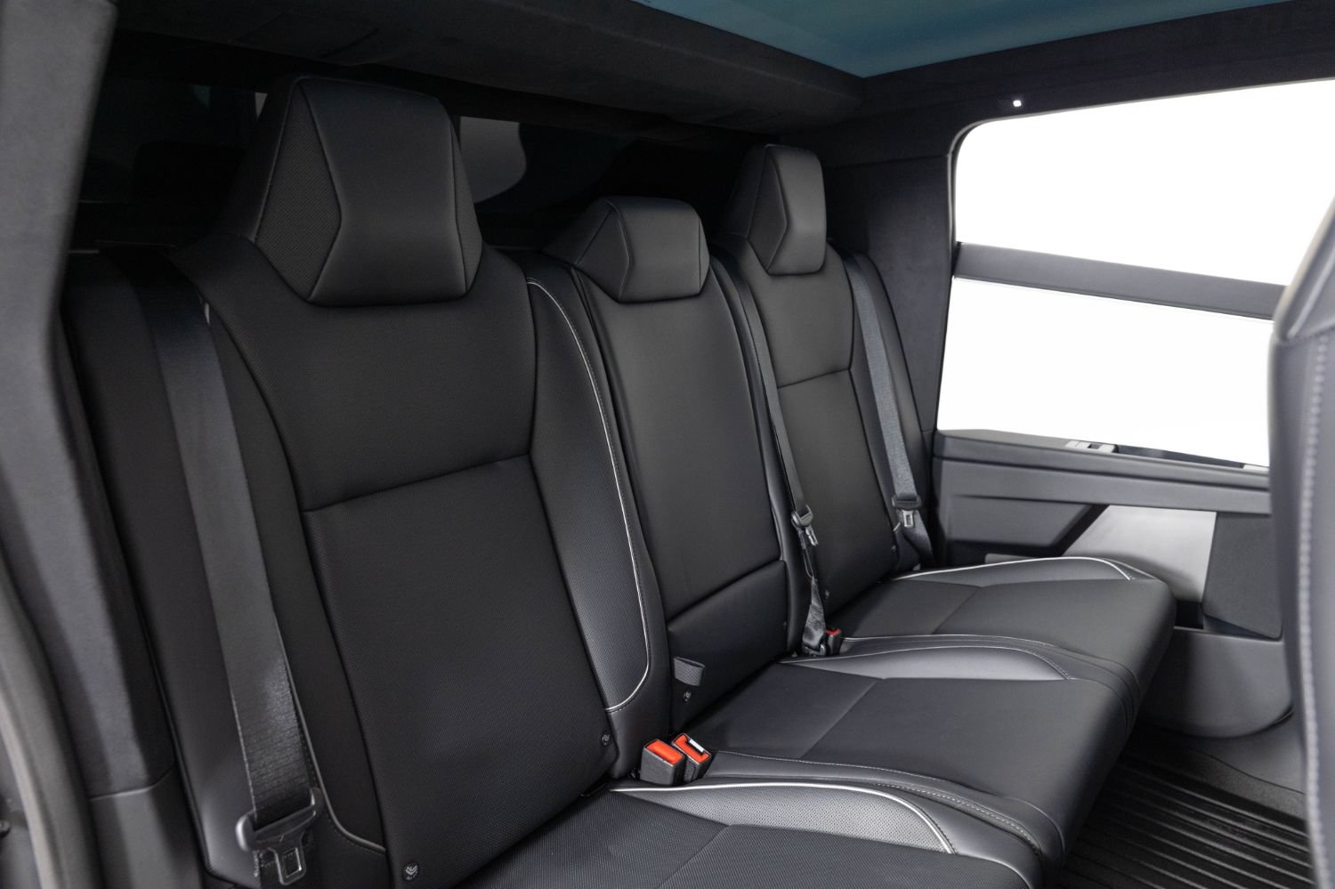 Used 2024 Tesla Cybertruck AWD Crew Cab image 24