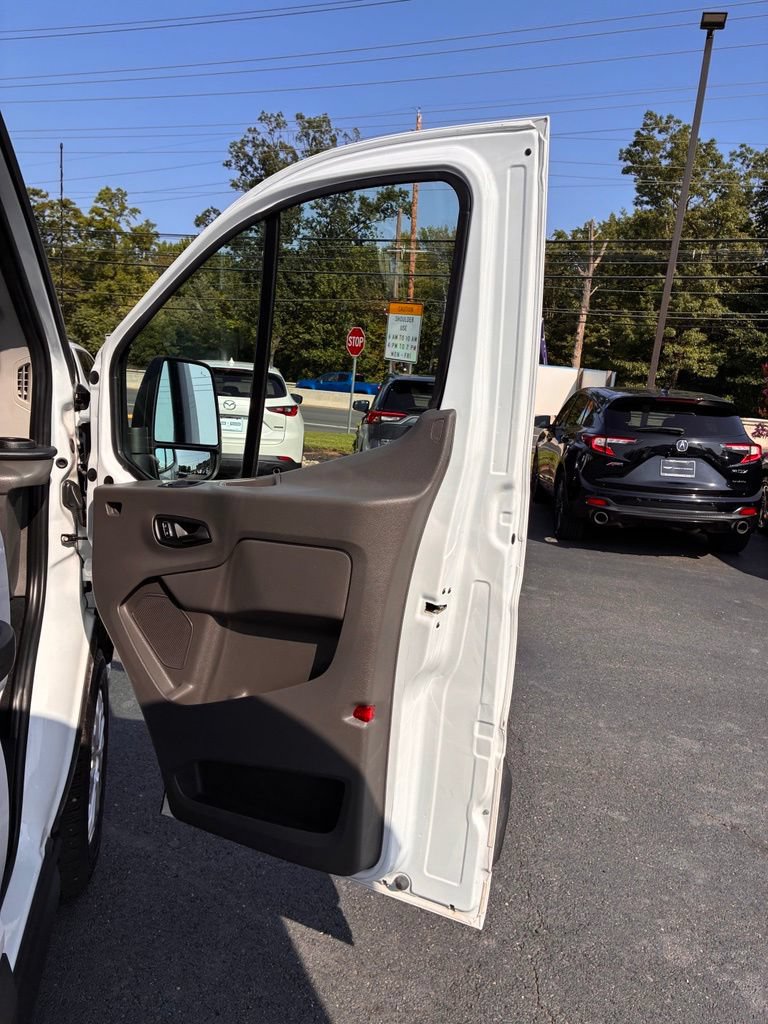 Used 2024 Ford Transit 350 XLT RWD image 26