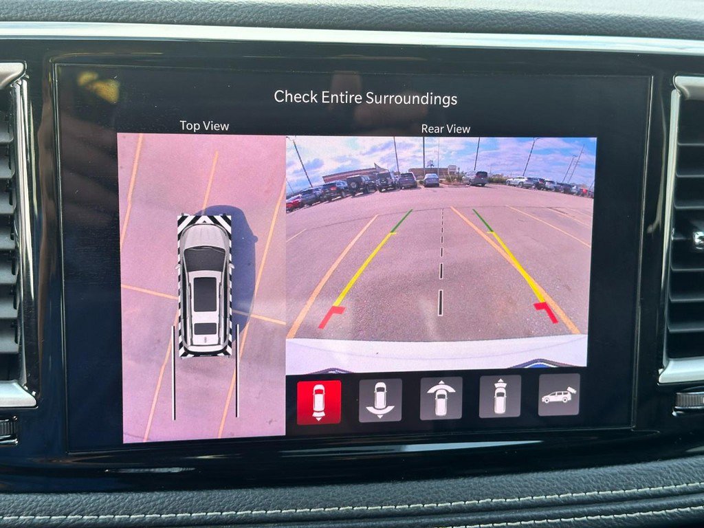 Used 2024 Chrysler Pacifica Limited image 24