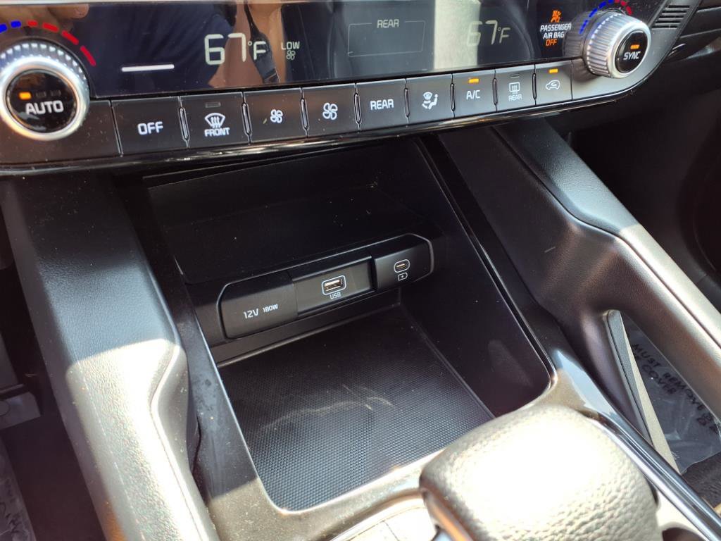 Used 2023 Kia Telluride LX image 19