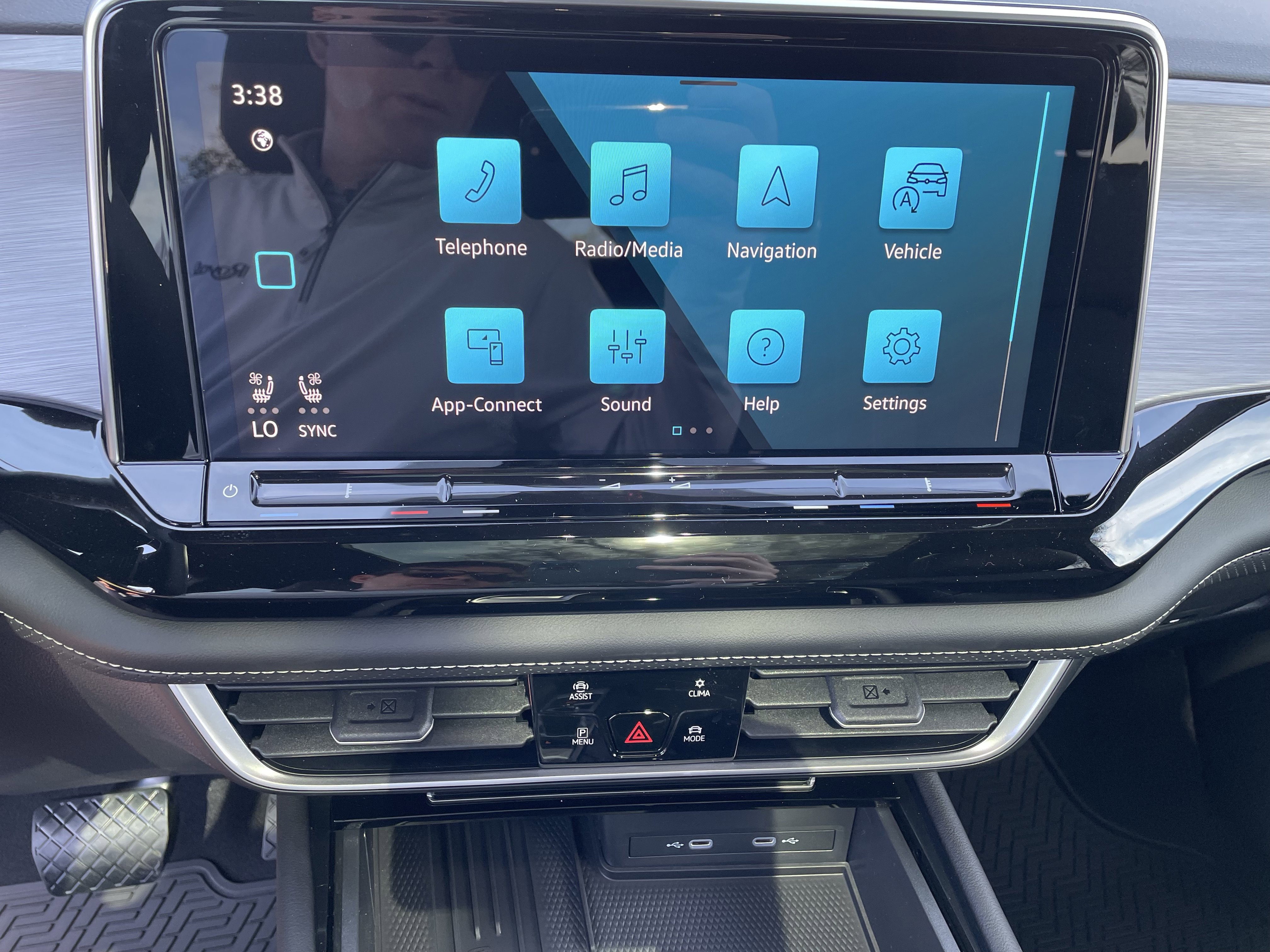 New 2026 Volkswagen Atlas Cross Sport SE image 19