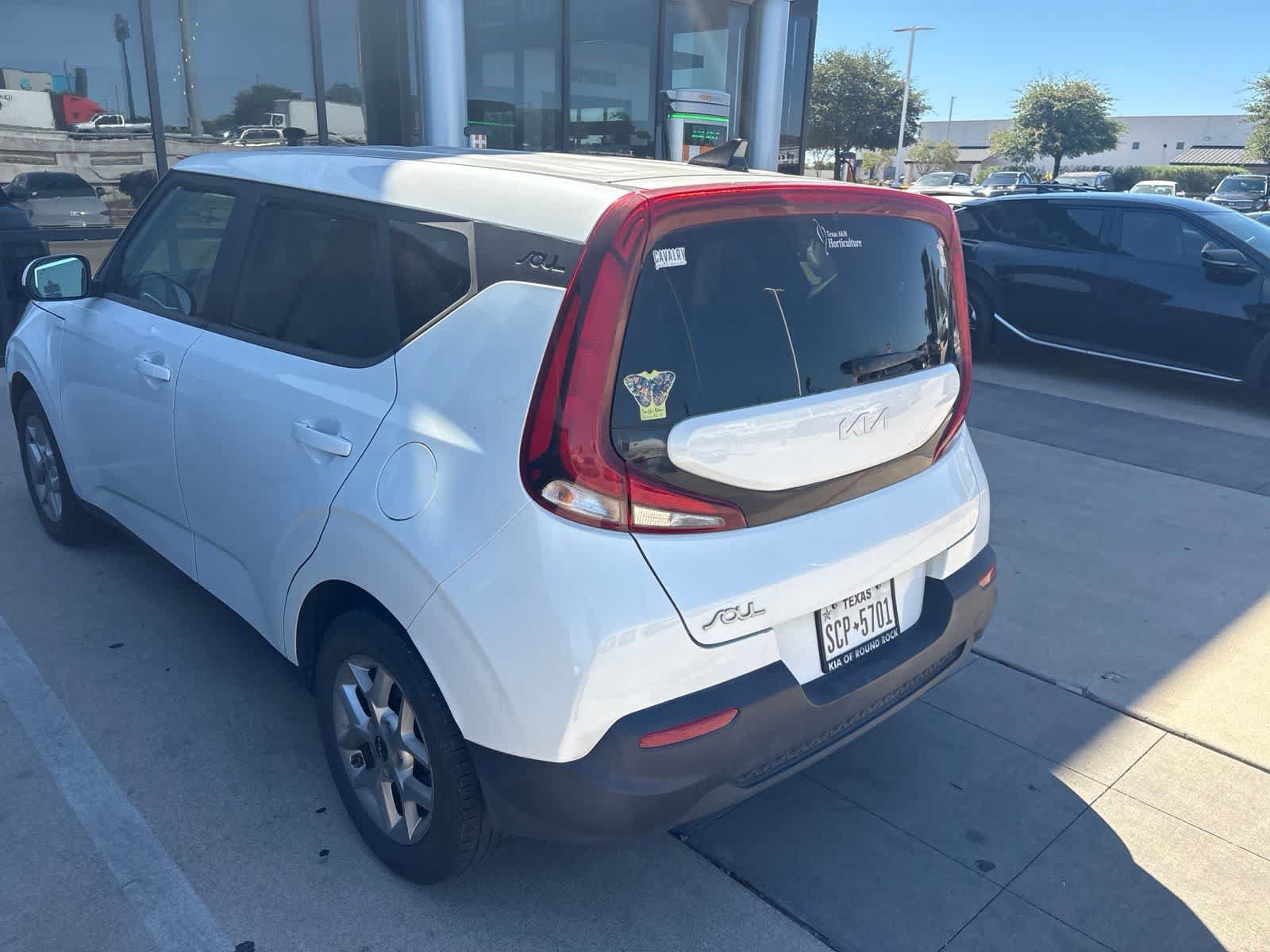 Used 2022 Kia Soul LX w/ Technology Package FWD image 7