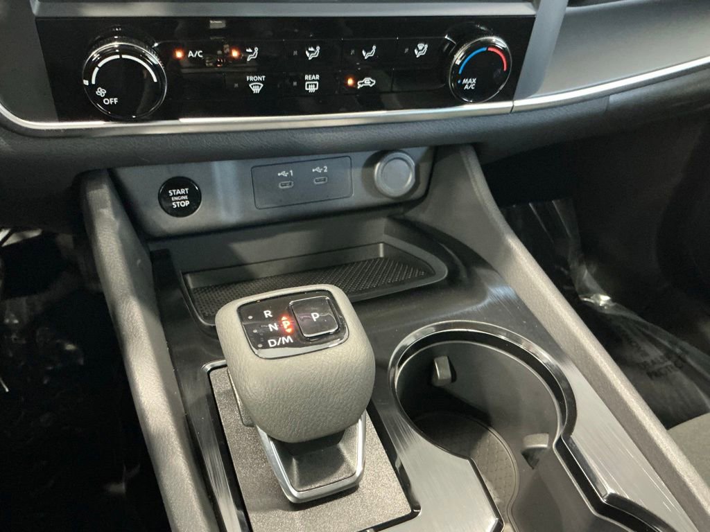 Used 2025 Nissan Rogue S FWD image 10