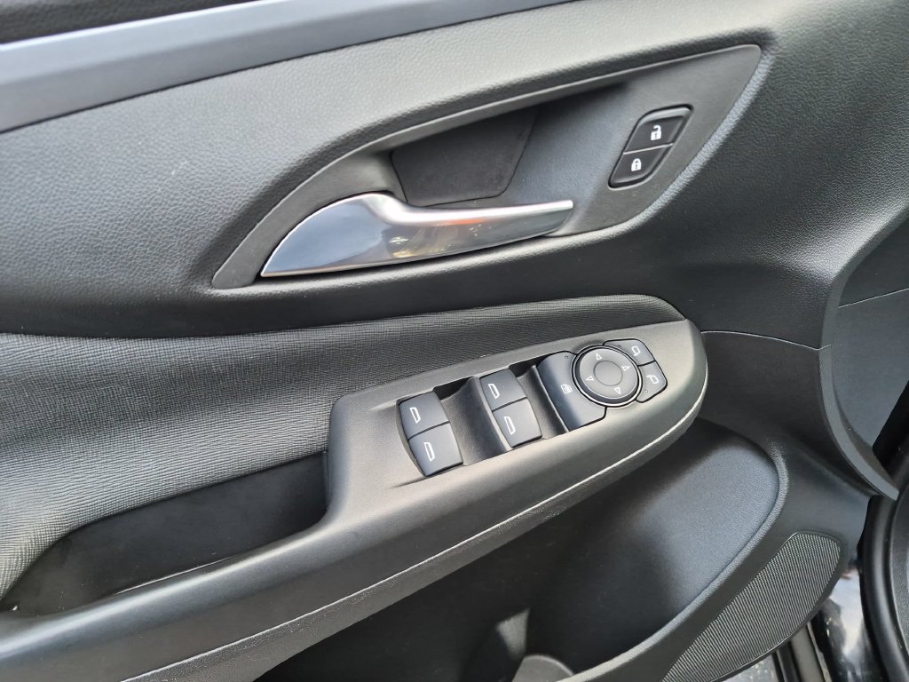 Used 2025 Buick Envista Preferred w/ Convenience I Package FWD image 11