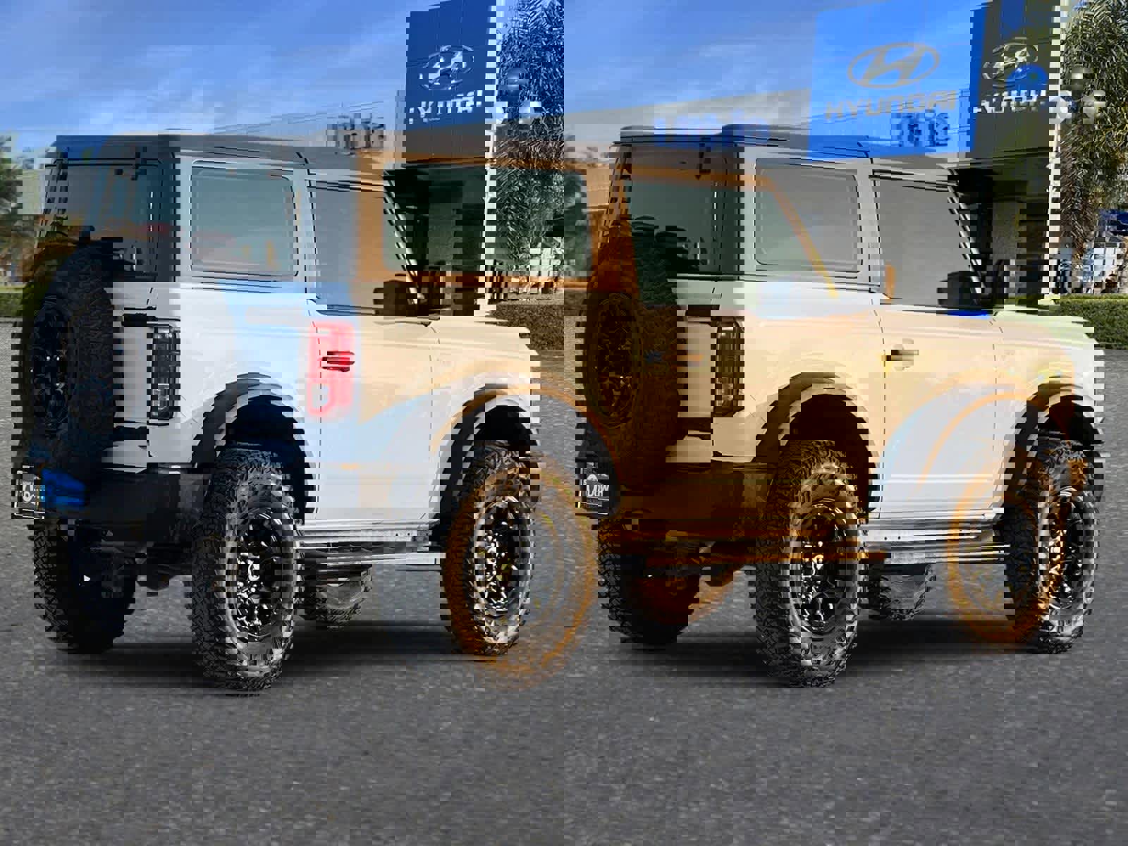 Used 2022 Ford Bronco Base w/ Sasquatch Package image 3