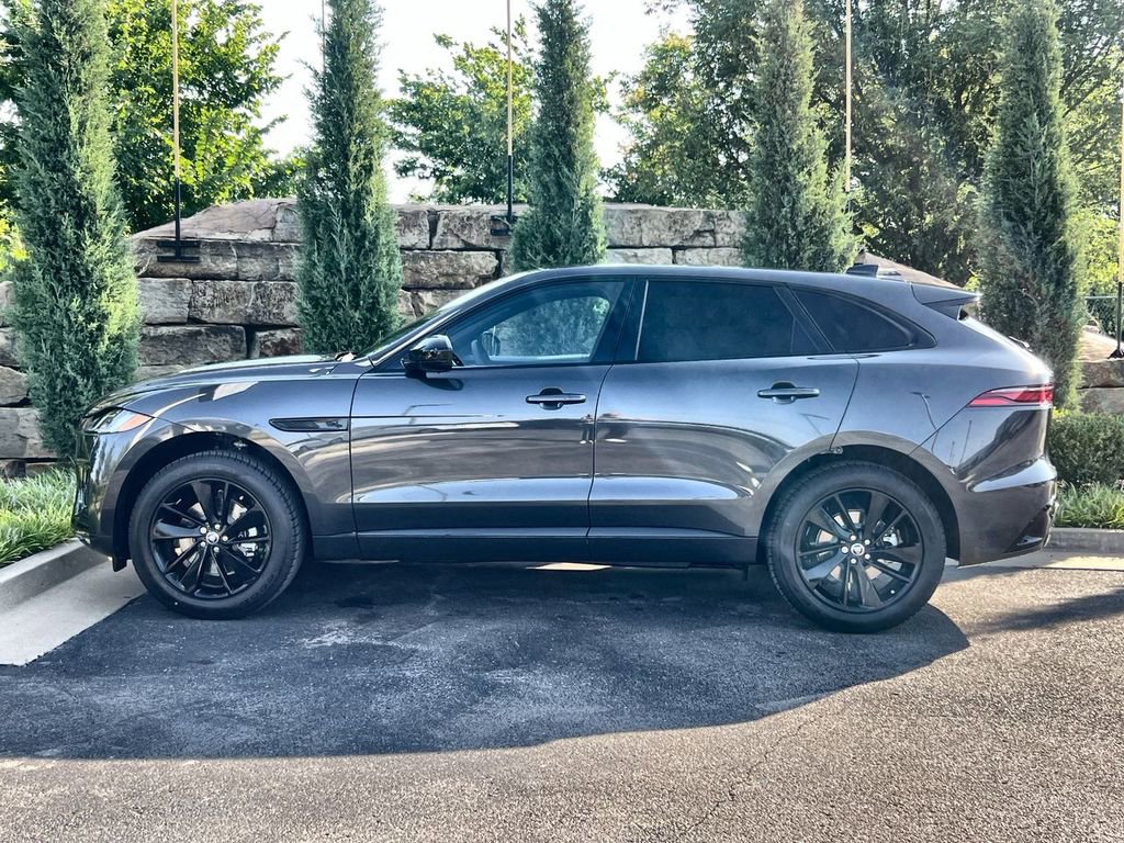 Used 2025 Jaguar F-PACE R-Dynamic S image 2