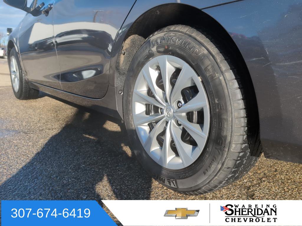 Used 2017 Toyota Camry LE image 7