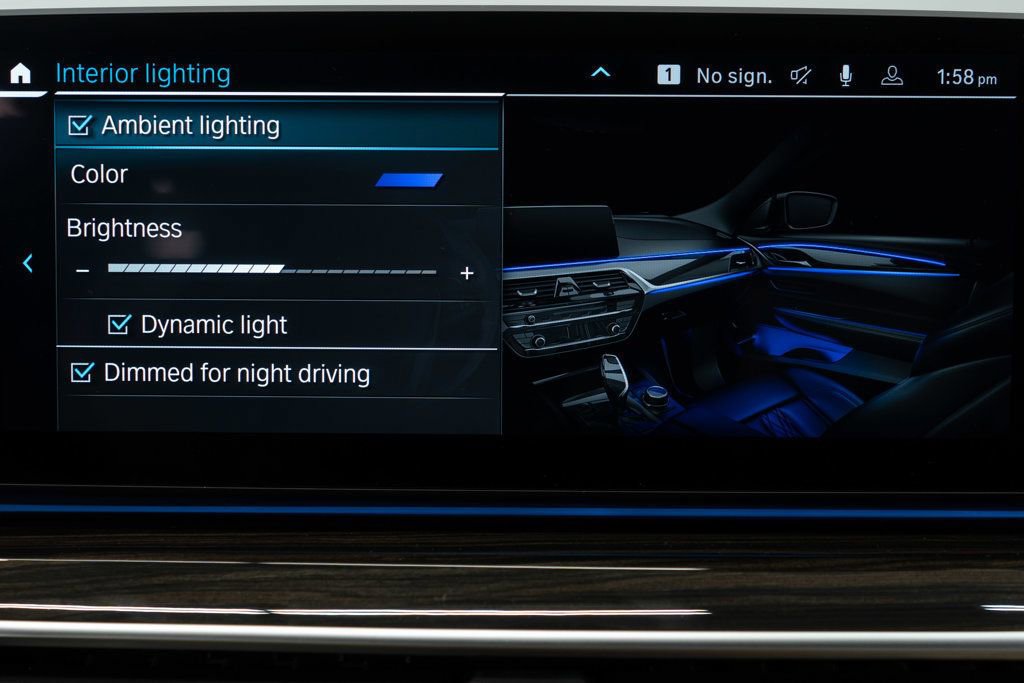 Used 2023 BMW 530e xDrive w/ Premium Package image 28