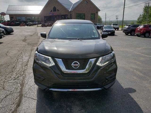 Used 2017 Nissan Rogue S AWD/4WD image 2
