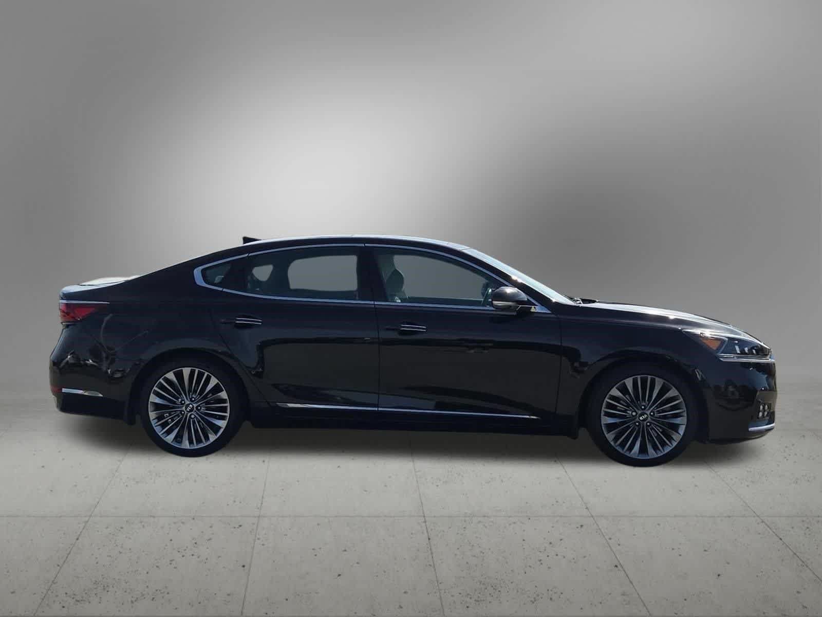 Used 2018 Kia Cadenza Limited FWD image 7