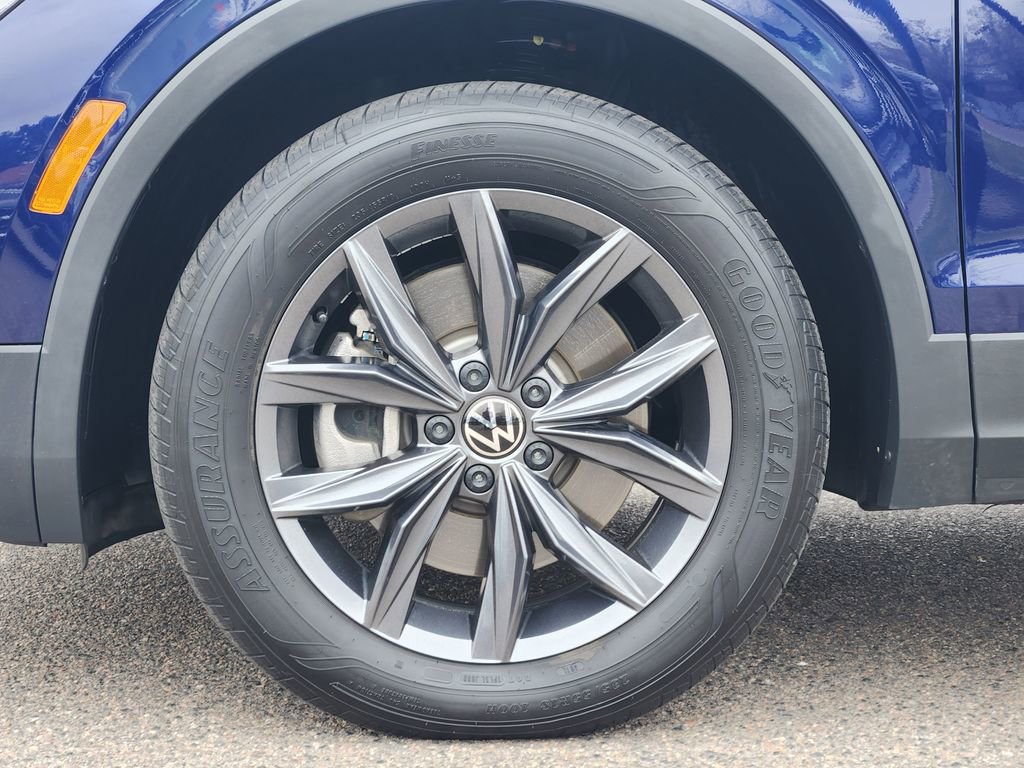 Used 2024 Volkswagen Tiguan SE image 10