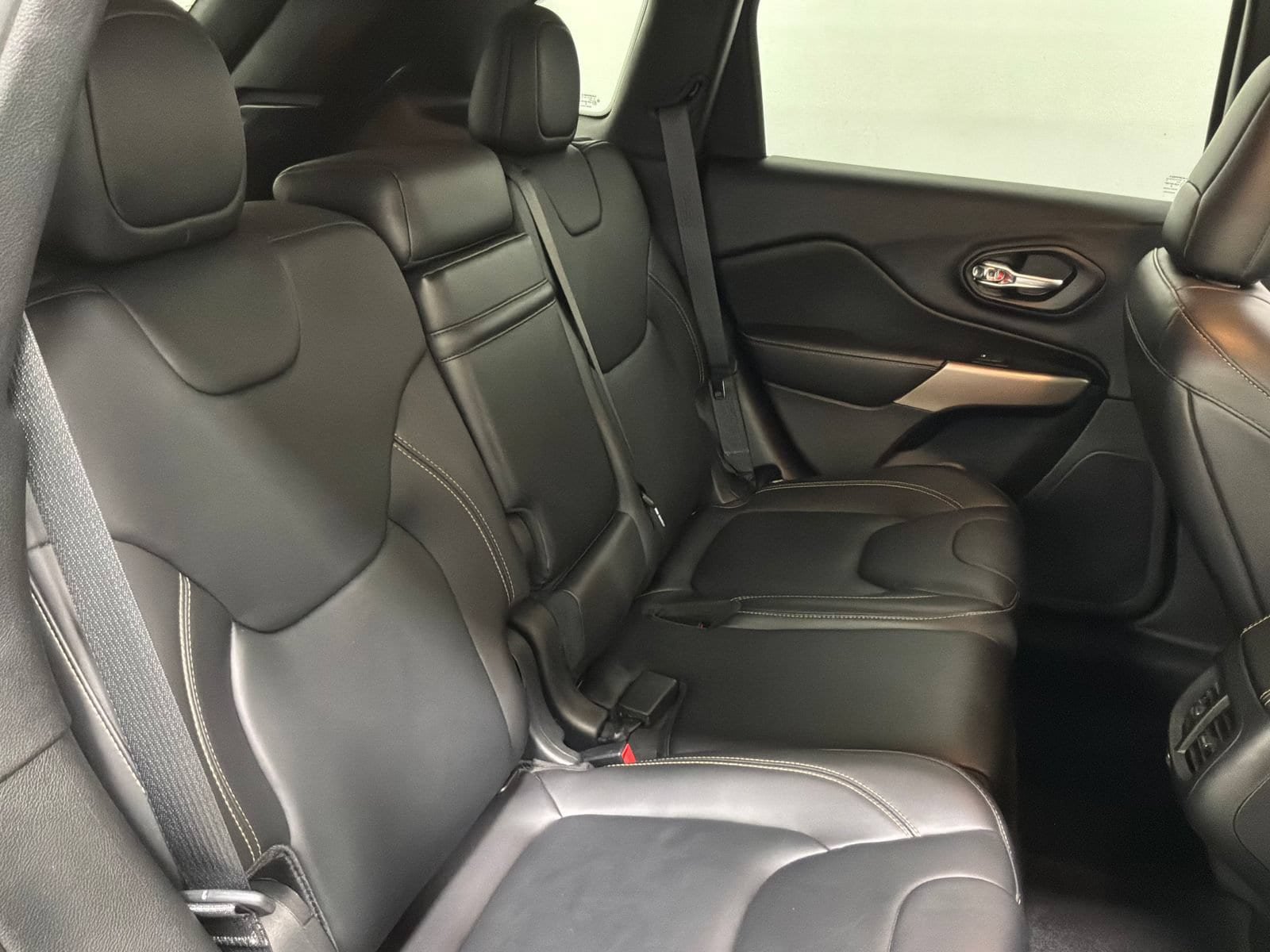 Used 2017 Jeep Cherokee Limited FWD image 24