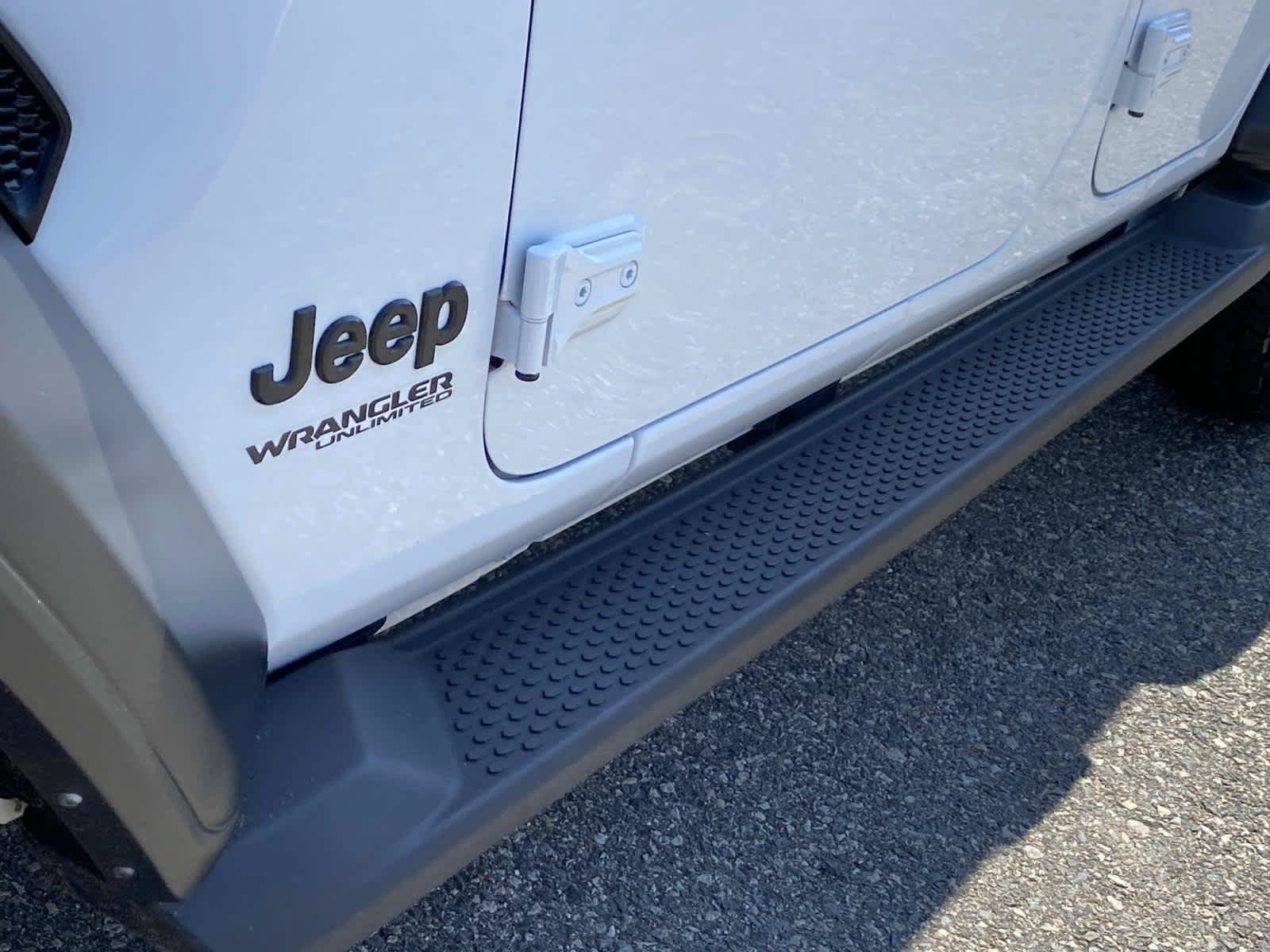 Used 2022 Jeep Wrangler Unlimited Sport AWD/4WD image 9