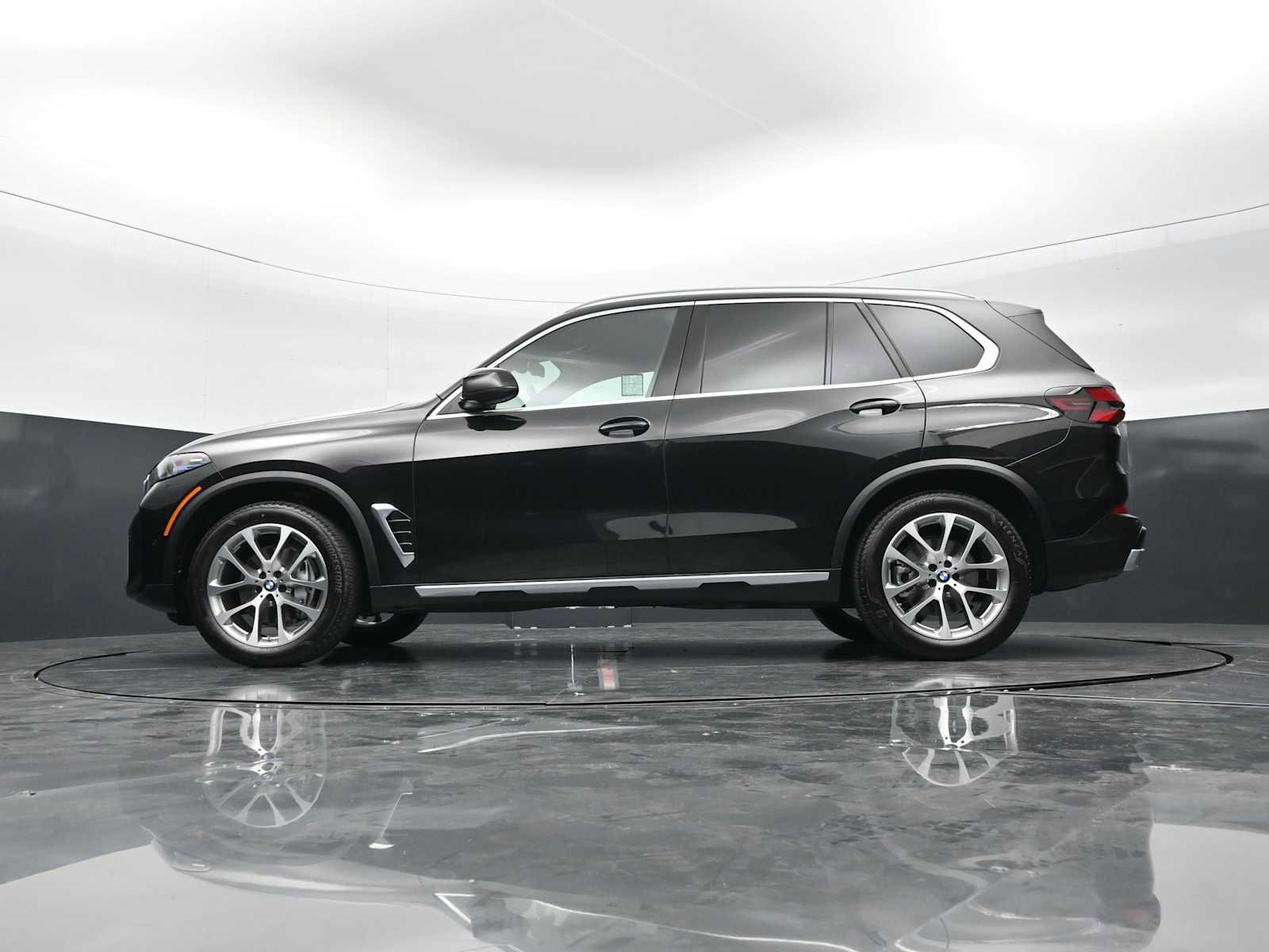Used 2026 BMW X5 xDrive40i w/ Climate Comfort Package AWD/4WD image 32