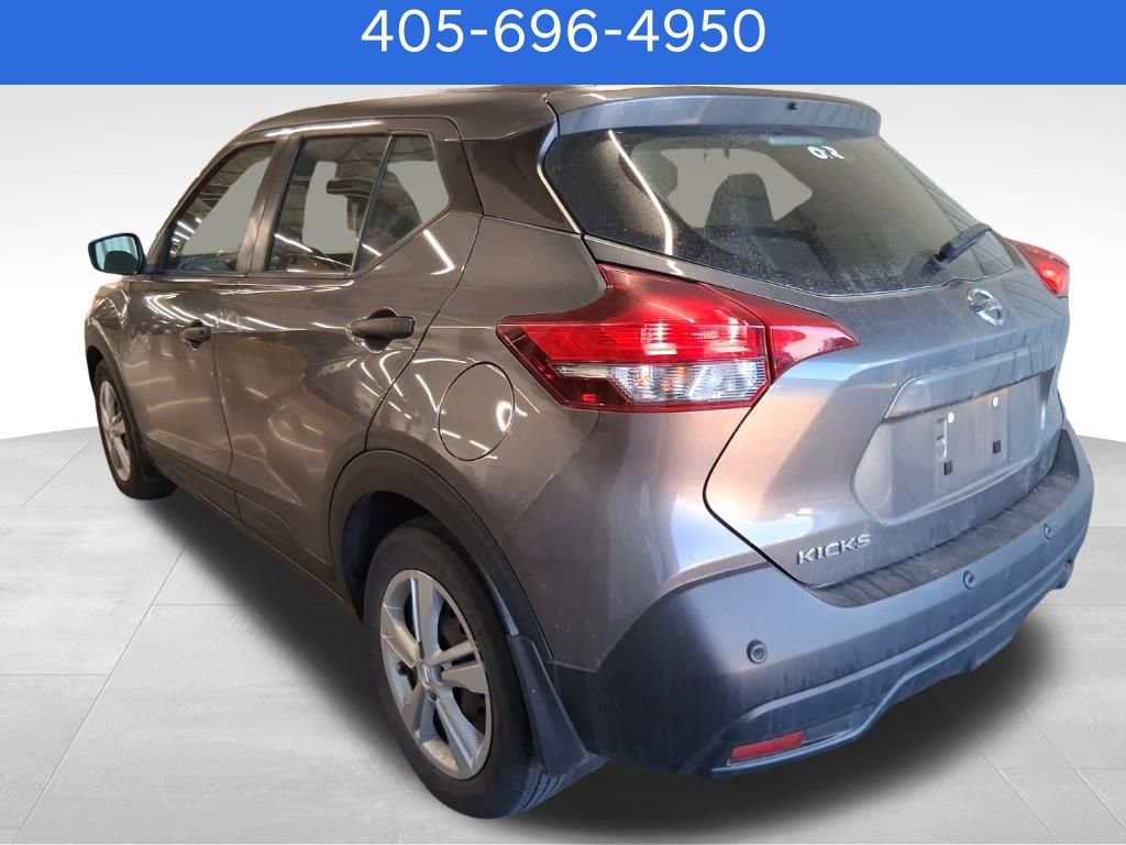 Used 2020 Nissan Kicks S image 3
