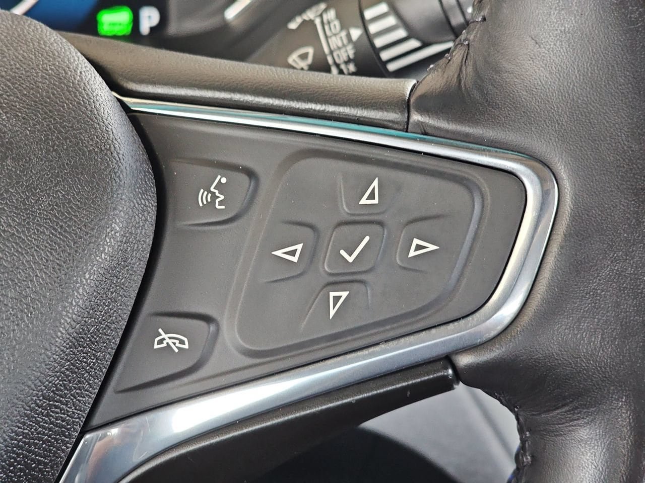 Certified 2020 Chevrolet Bolt Premier w/ Infotainment Package FWD image 23