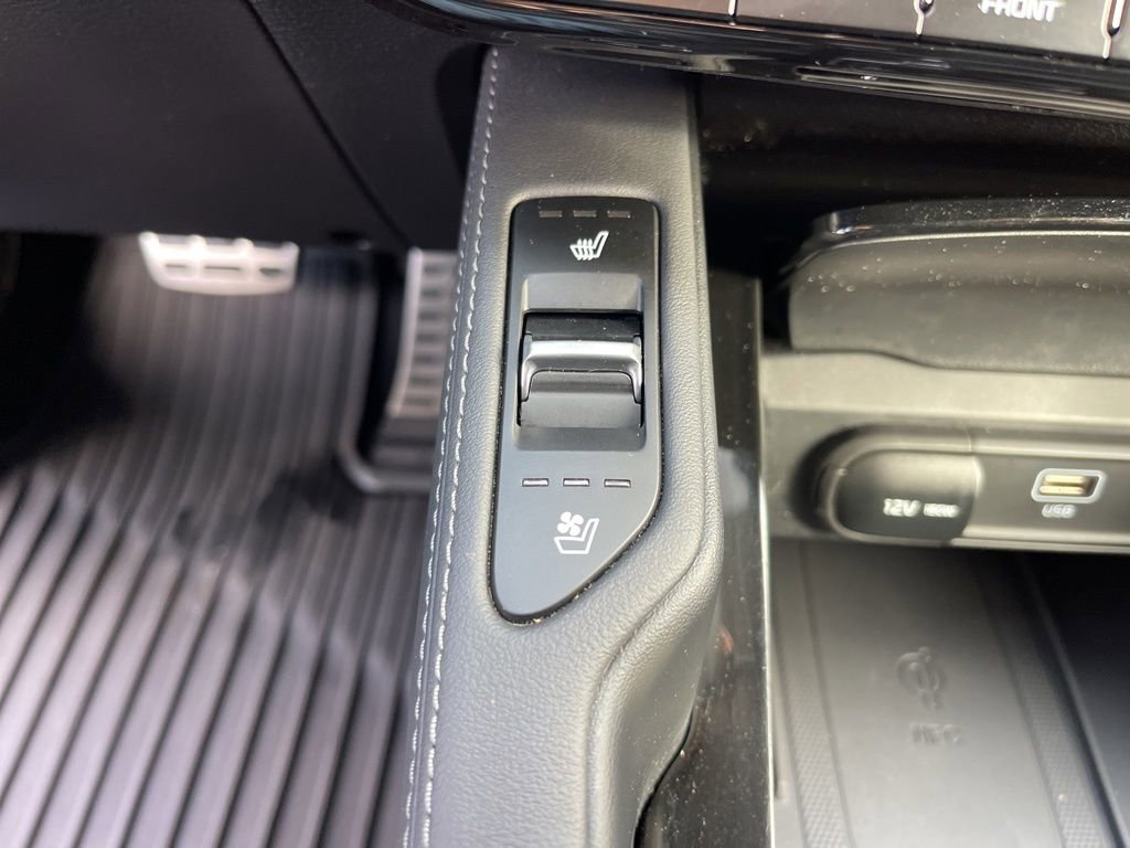 Used 2023 Kia Telluride SX image 16